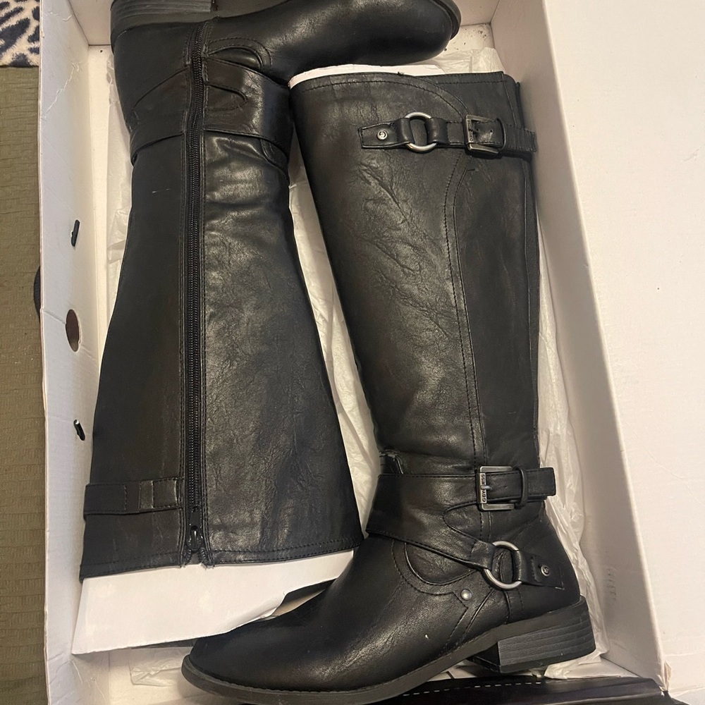 Woman’s G by Guess biker boots Hakan black New size 9.5